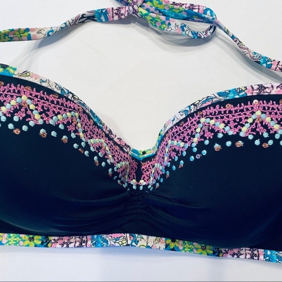 Victoria’s Secret Bikini Top - Picture 2 of 4